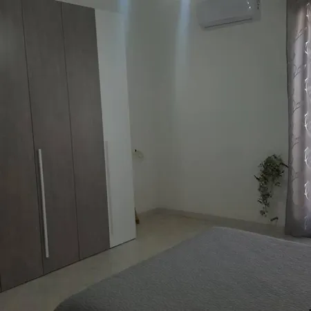 Manuel, Da Maruzzella Prázdninový dům Procida