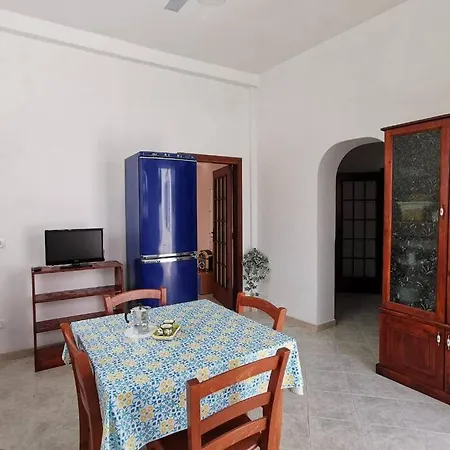 Manuel, Da Maruzzella * Прочида